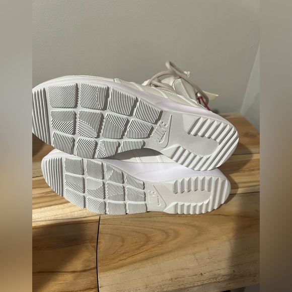 NWT Nike Womens Tanjun Hi-Rise in color Phantom size 9 - Picture 2 of 3